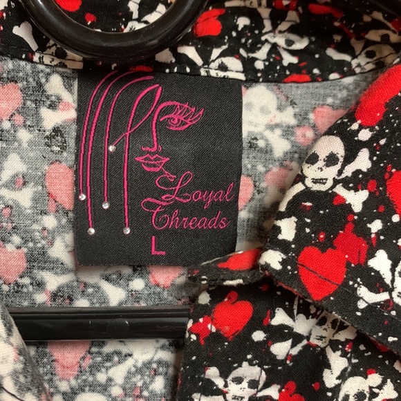 Skulls and hearts western button up shirt - Picture 3 of 3